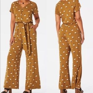 Matilda Jane “Floral up in front” women’s romper. Size XS, runs big.